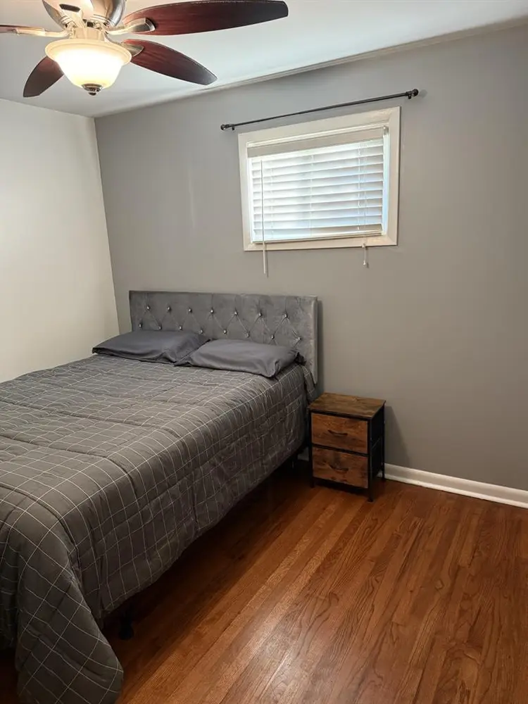 Room for one inParkville $800