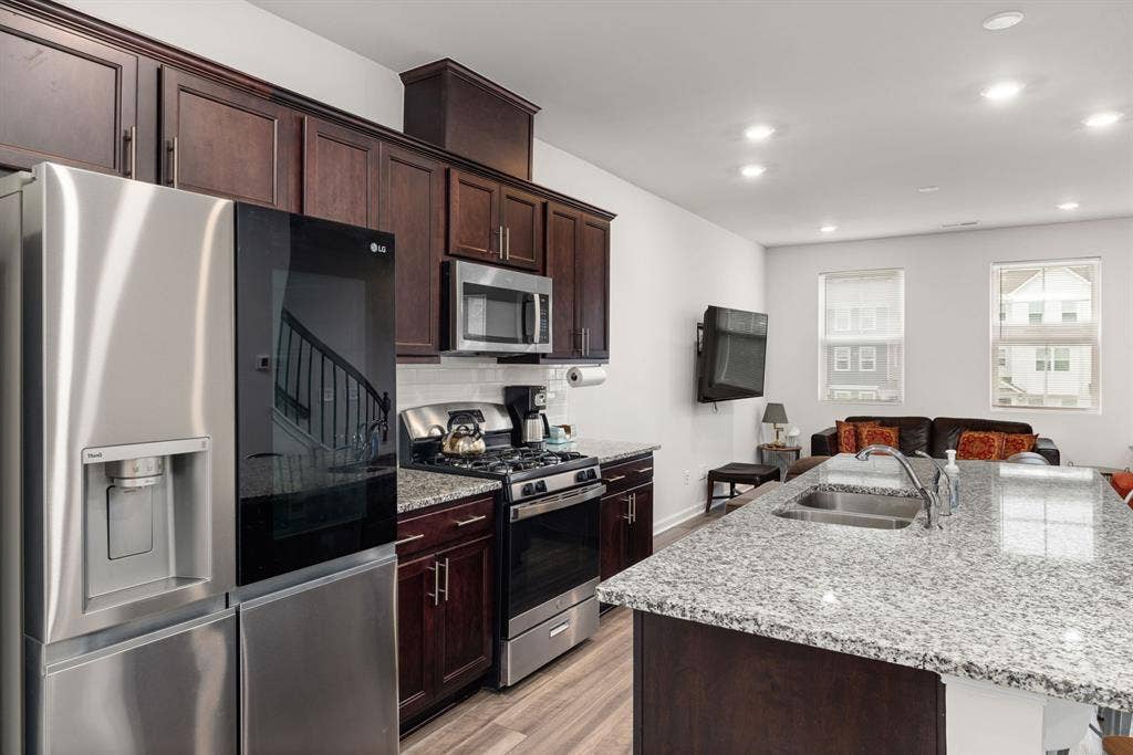 3 BR in Raleigh