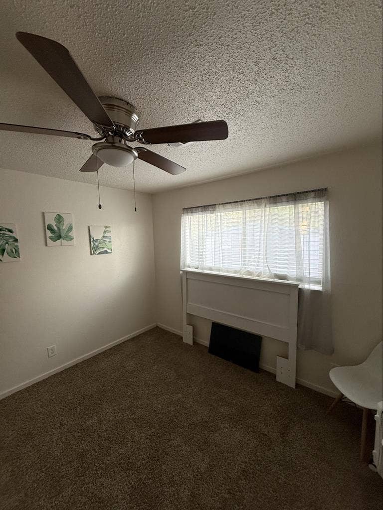 Private Room in Quiet Hanford Home