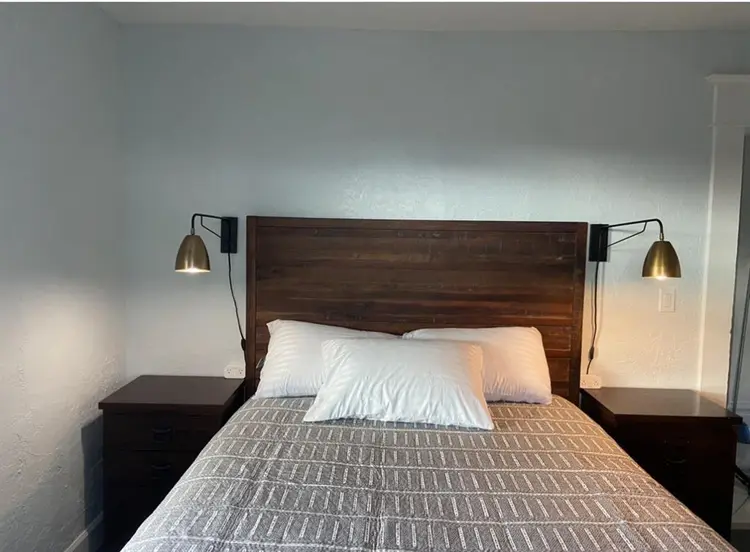 Looking for 1 roommate
