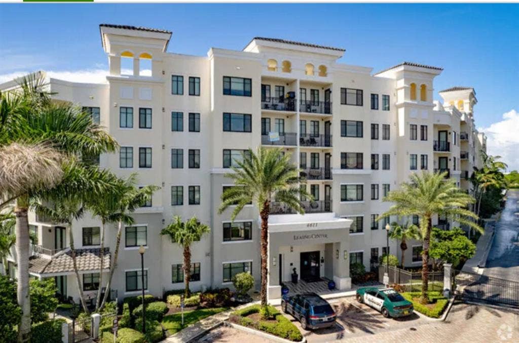 Beautiful apt at Lighthouse Point