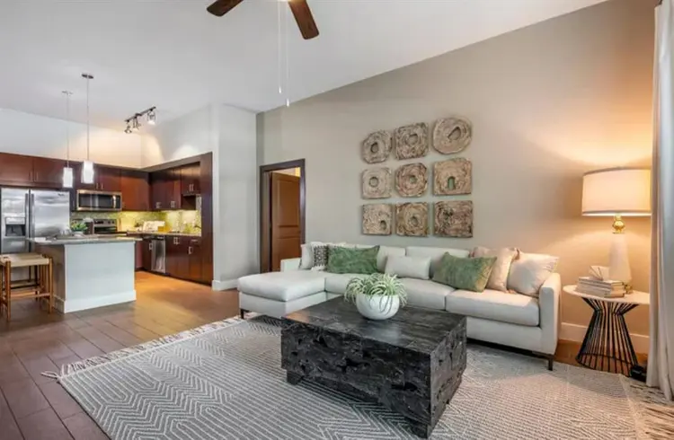 Beautiful apt at Lighthouse Point