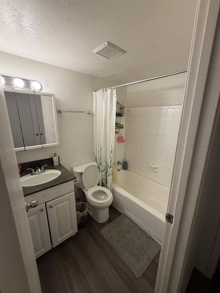 Looking for Roommate! (700/month)