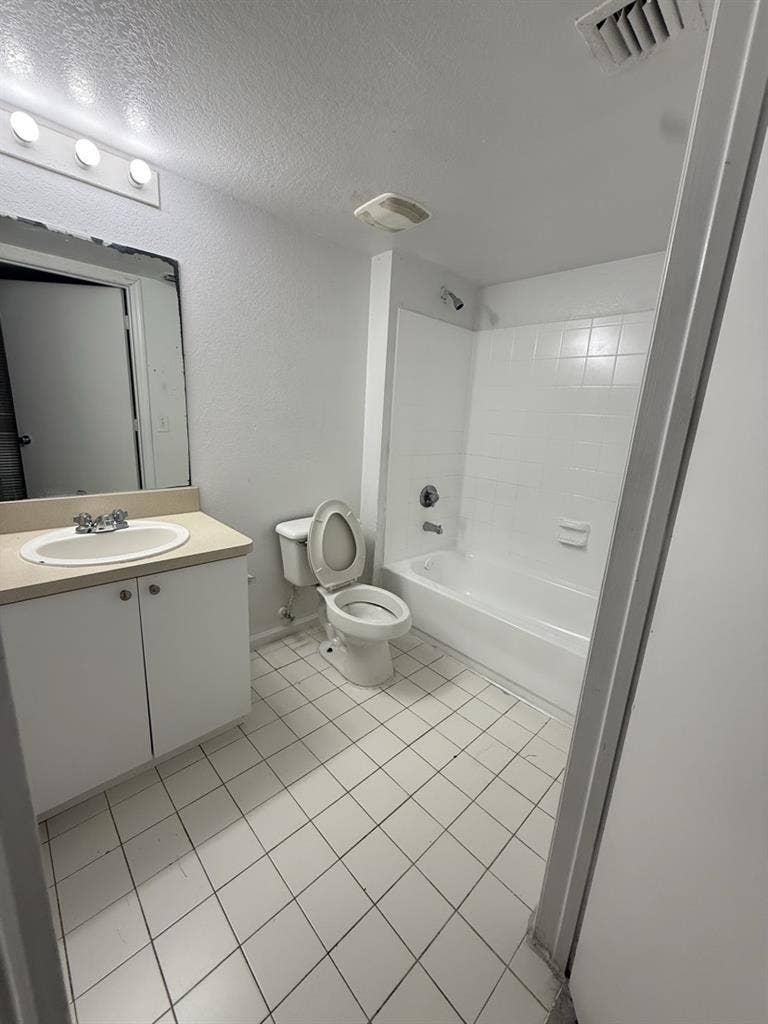 Private Bed & Bathroom (Furnished)