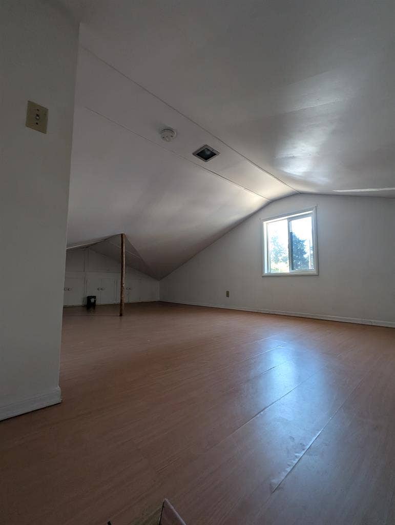 Private bath and big yard in Auburn