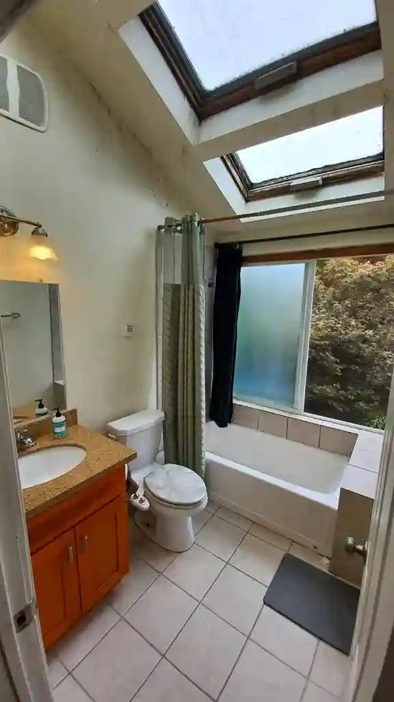 1 BR Available in North Beacon Hill