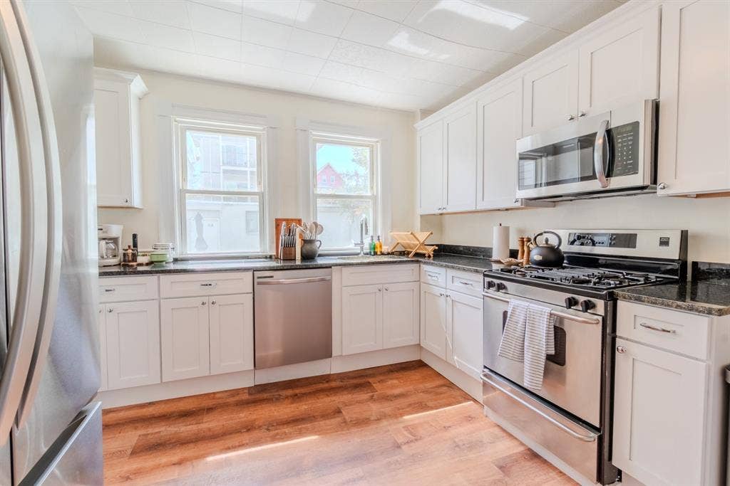 4-BEDROOM, 1-BATH APARTMENT