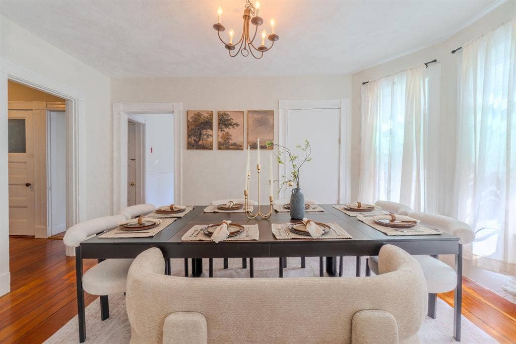 4-BEDROOM, 1-BATH APARTMENT