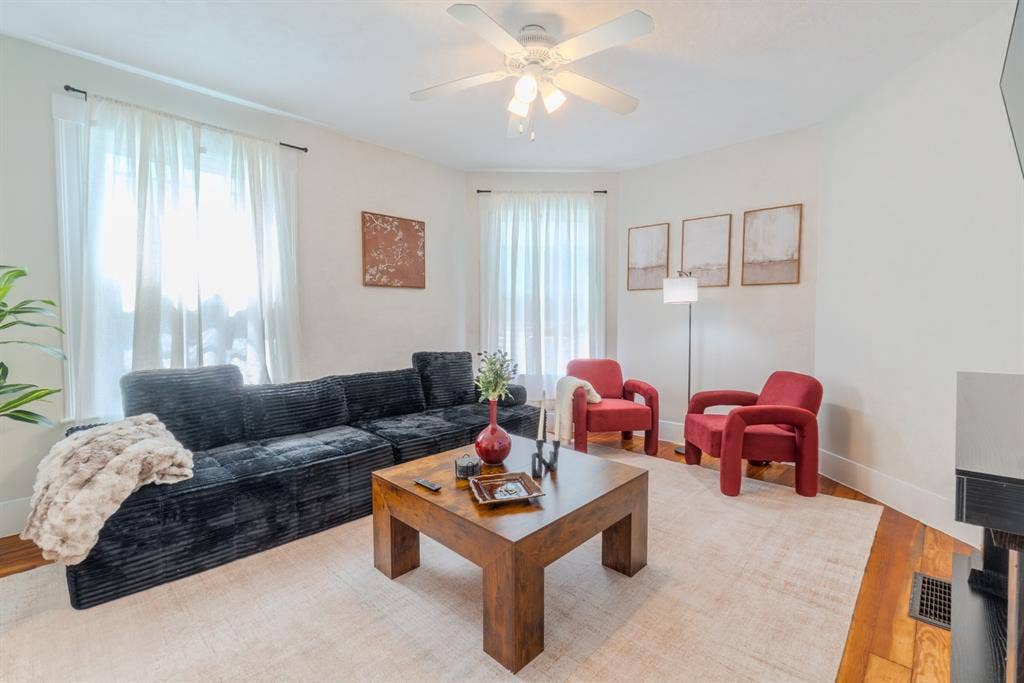 4-BEDROOM, 1-BATH APARTMENT