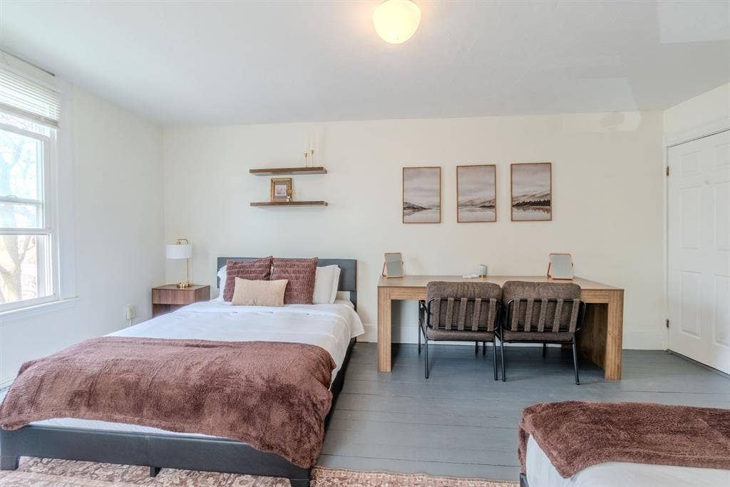 4-BEDROOM, 1-BATH APARTMENT