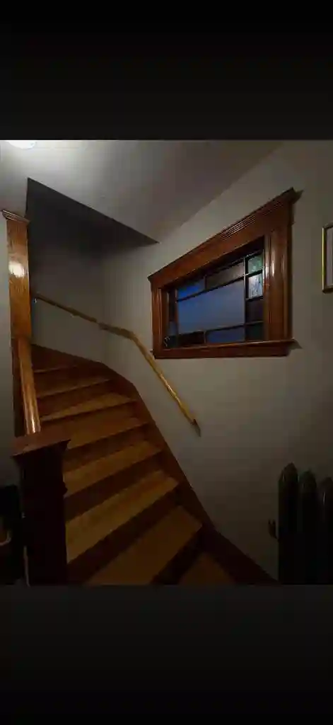 ROOM AVAILABLE FOR NOV/DEC 1st