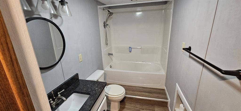 Cozy comfortable room in Woodbury