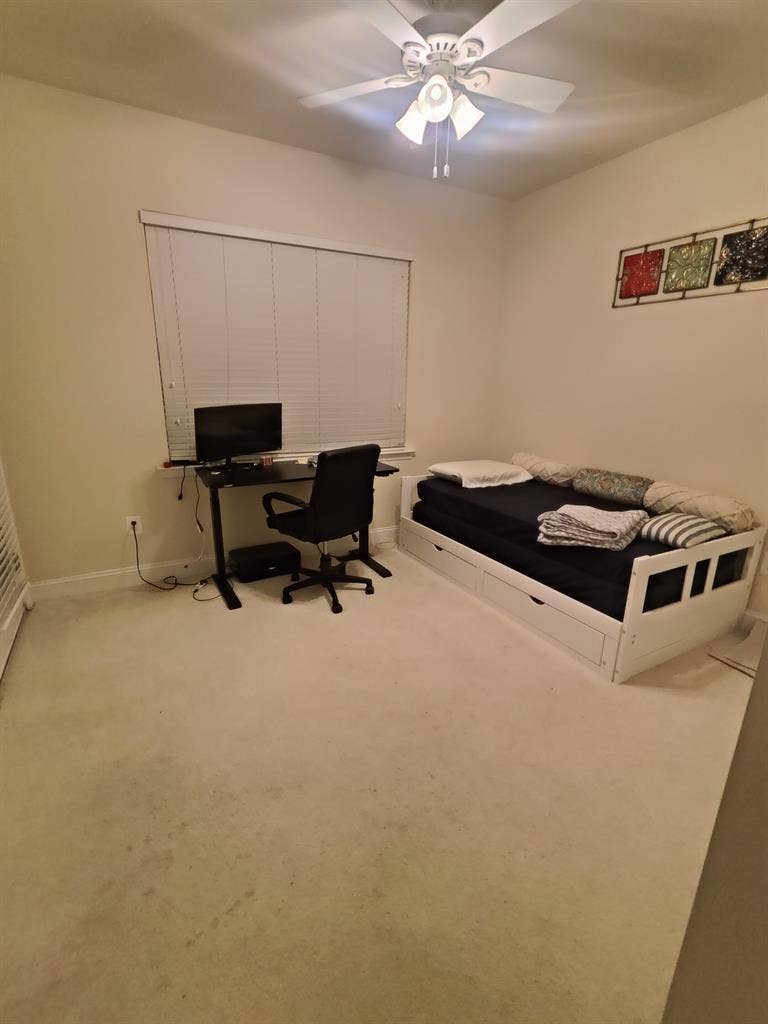 Furnished room for sharing