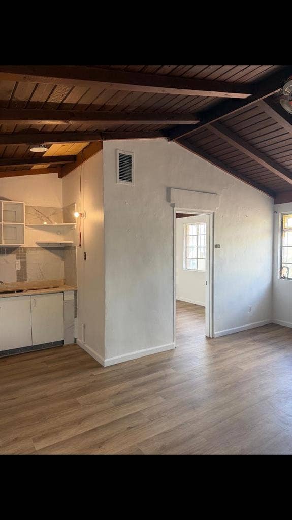 2 bedroom 1 bathroom for rent