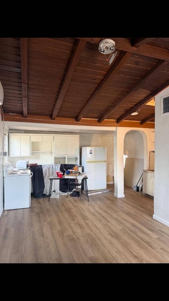 2 bedroom 1 bathroom for rent