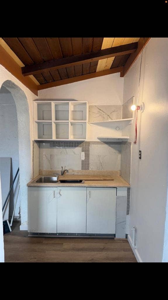 2 bedroom 1 bathroom for rent