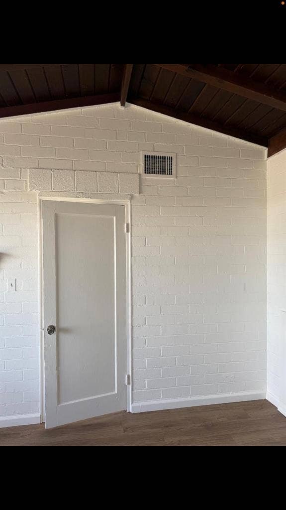 2 bedroom 1 bathroom for rent