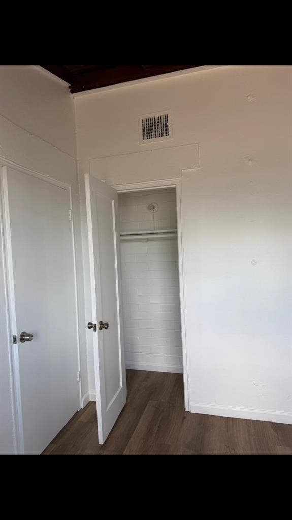 2 bedroom 1 bathroom for rent