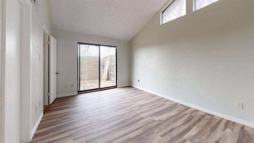1 BR in Garland