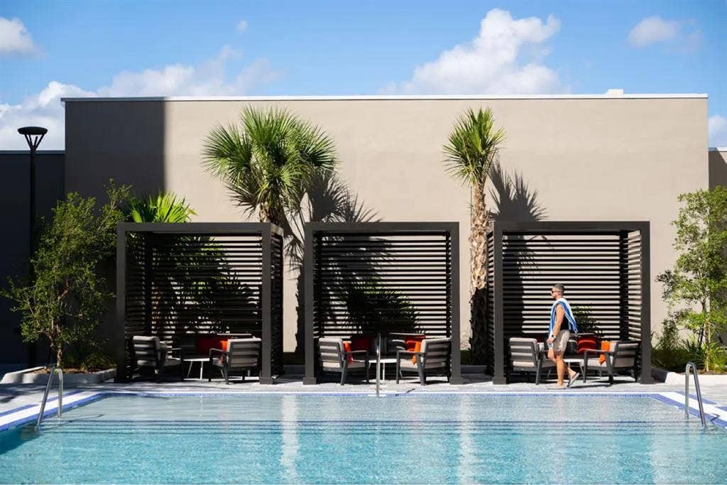 Room available for rent in Hialeah