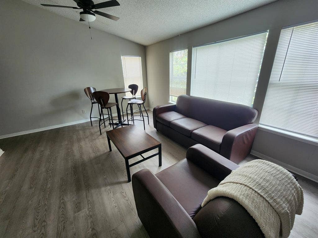 Spring 27 Lease Takeover near UGA