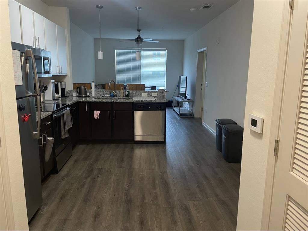 ROOM TO SUBLEASE. MOVE IN ASAP