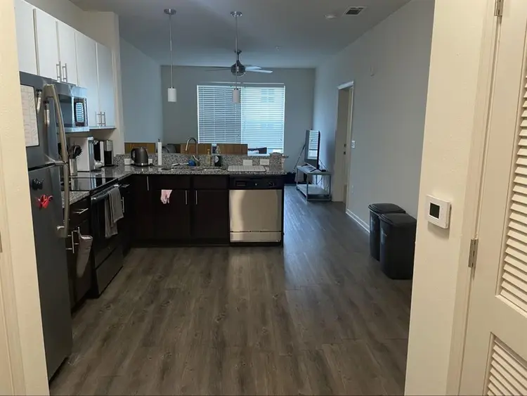 ROOM TO SUBLEASE. MOVE IN ASAP