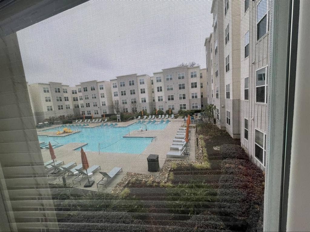 ROOM TO SUBLEASE. MOVE IN ASAP