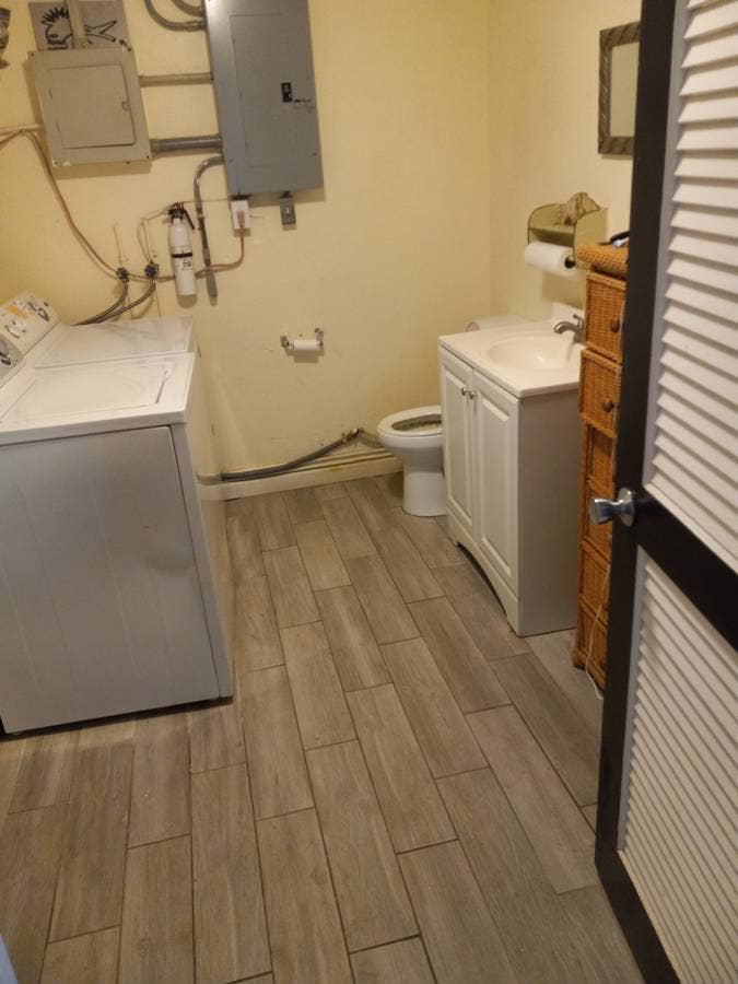 Furnished Bedroom, Pool, Near beach