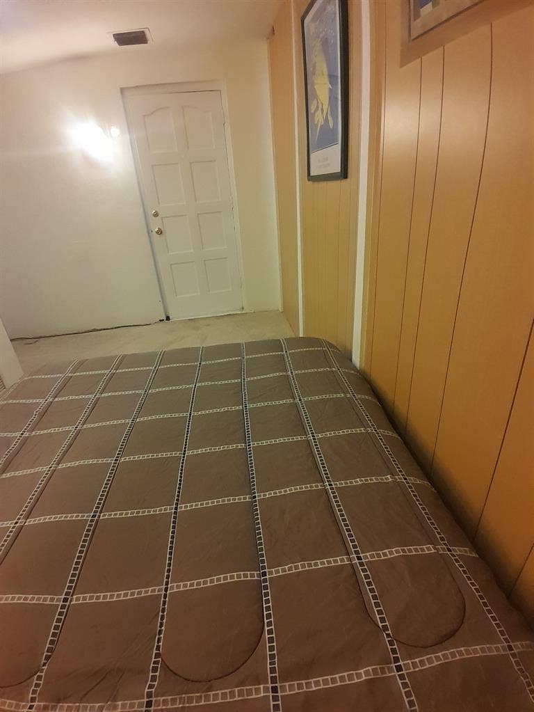 Furnished Bedroom, Pool, Near beach