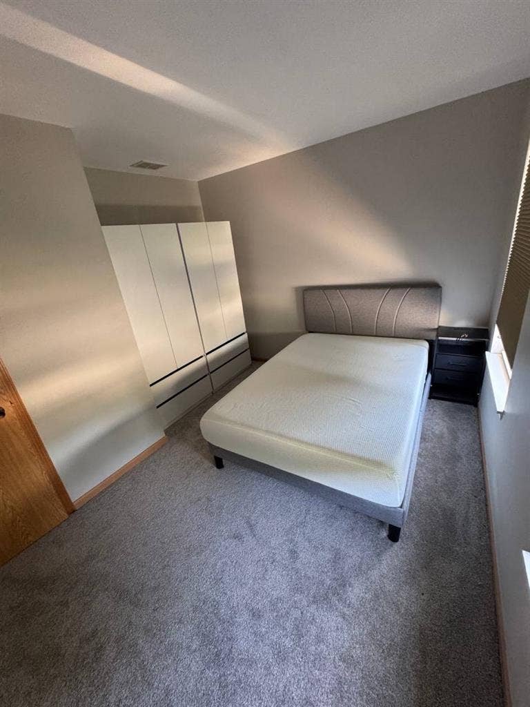 Room for rent.900$(just for girls)