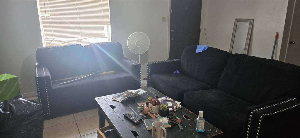 ROOM FOR RENT READ DESC