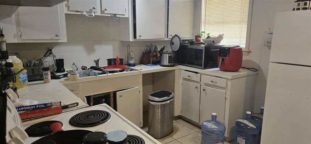 ROOM FOR RENT READ DESC