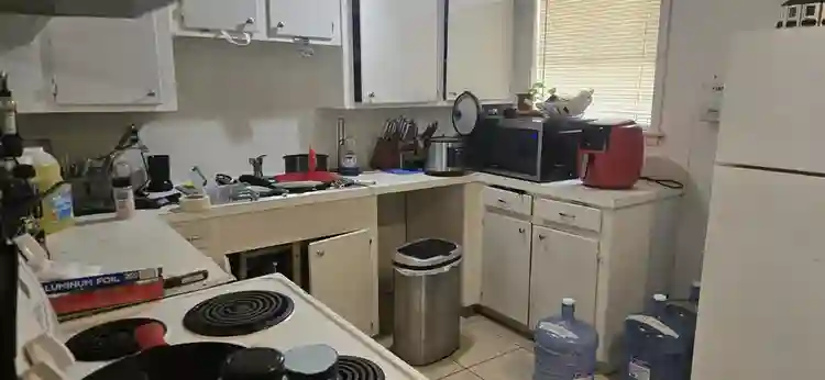 ROOM FOR RENT READ DESC
