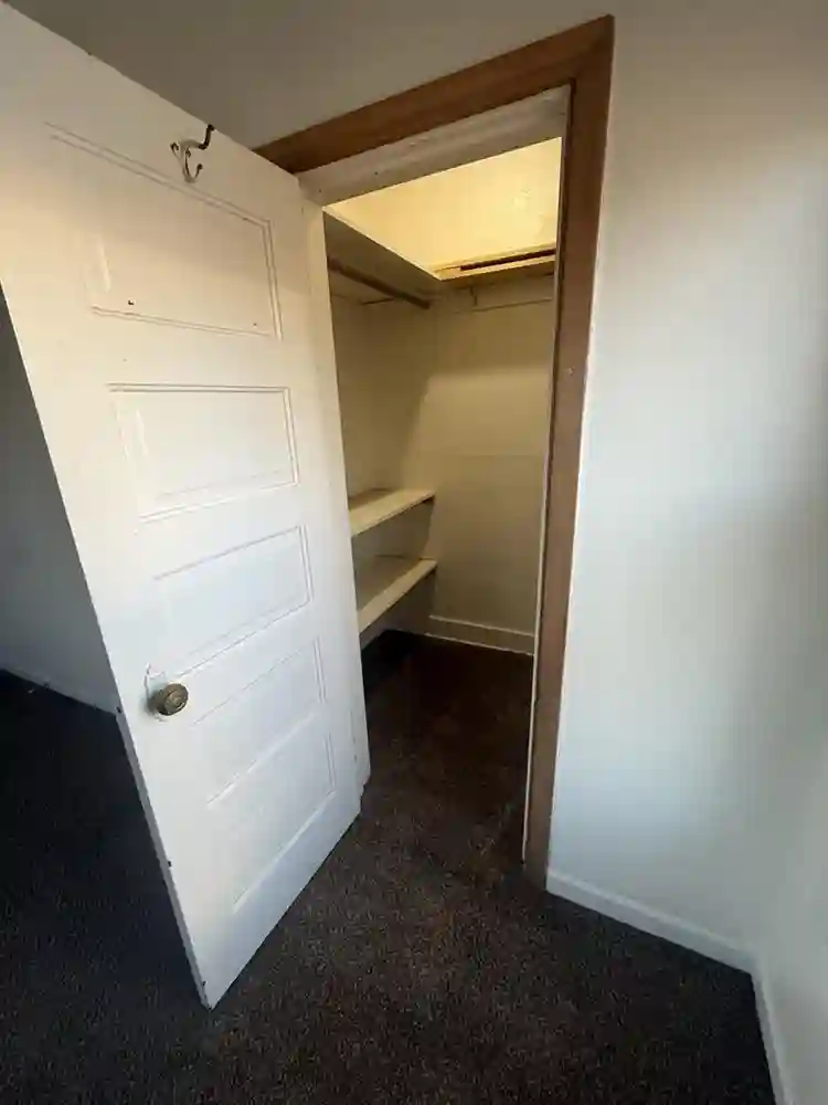 Looking for a chill roommate