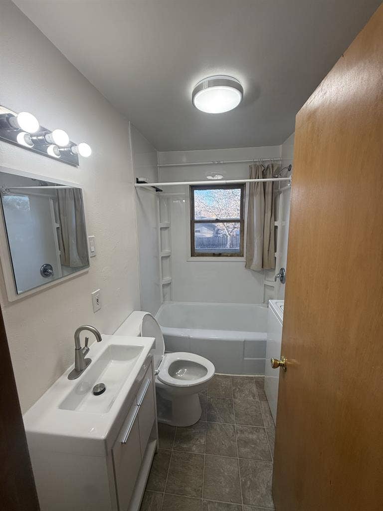 Looking for a chill roommate