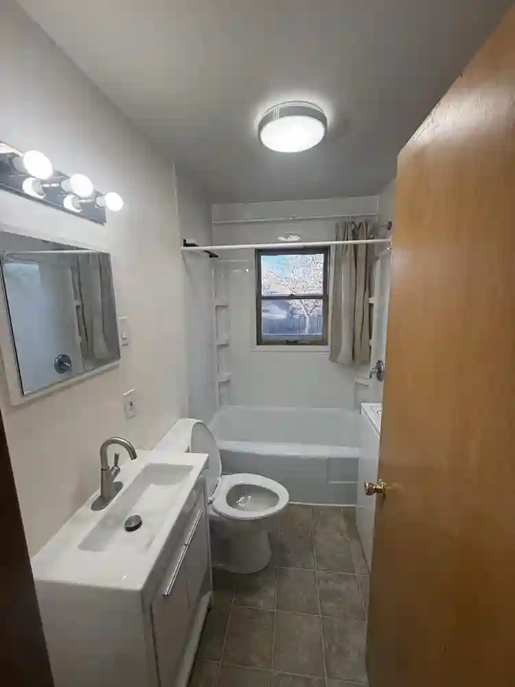 Looking for a chill roommate