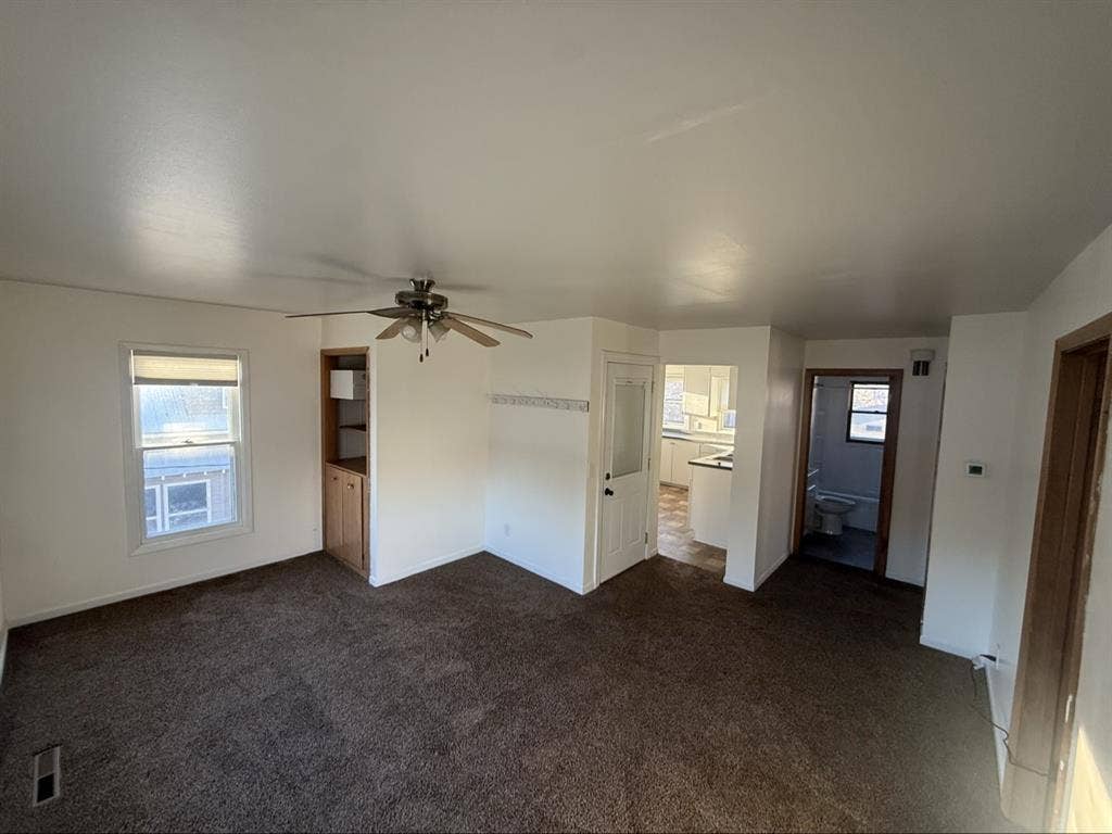 Looking for a chill roommate