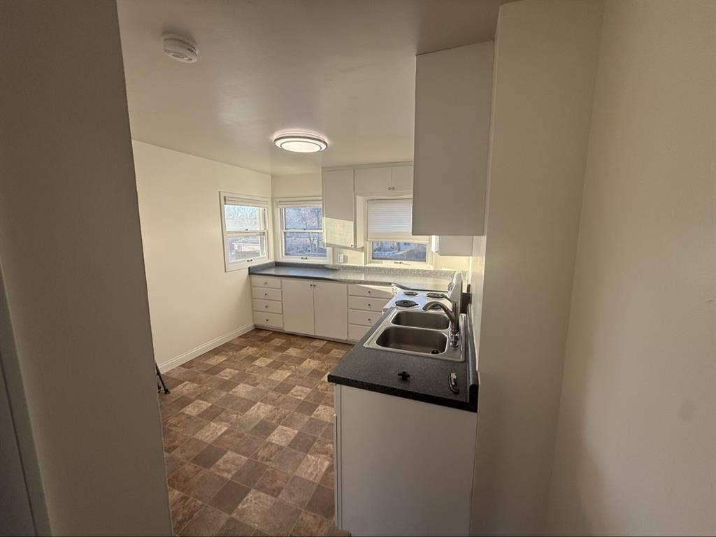 Looking for a chill roommate