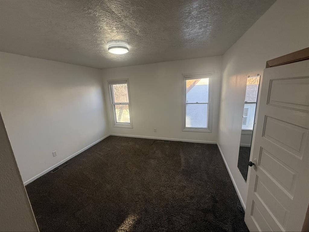 Looking for a chill roommate