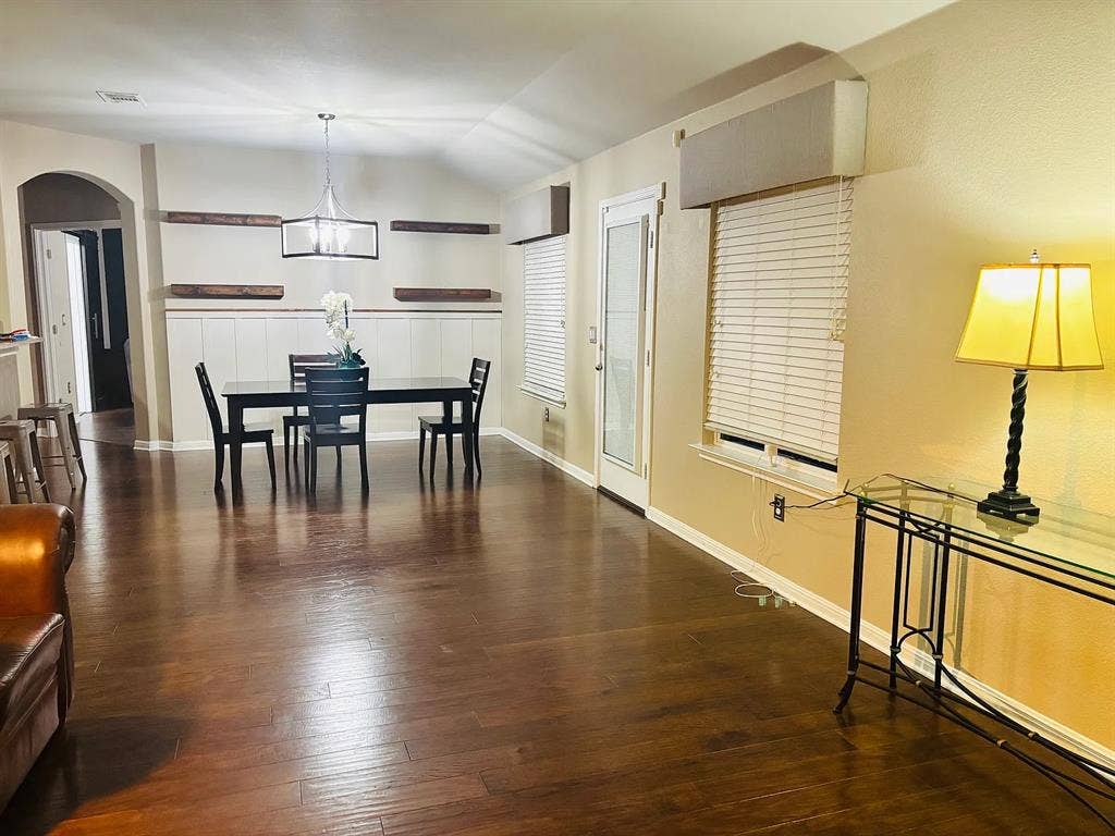 5 BR in Georgetown