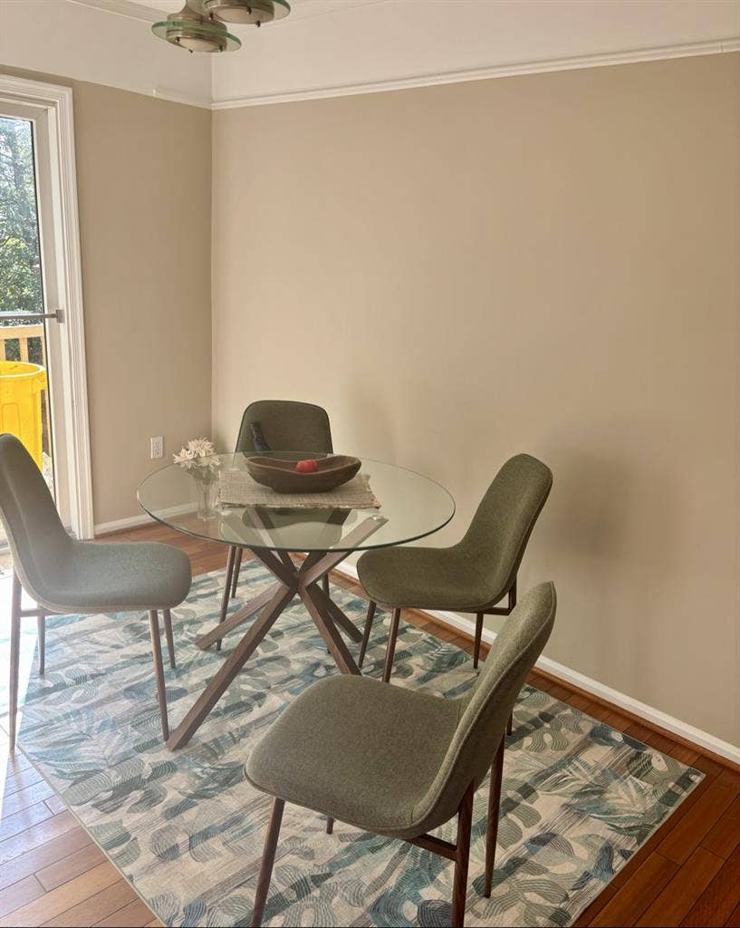 Great Room Great Annapolis Location