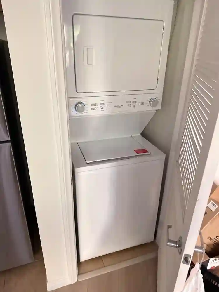 Room Available, Downtown SanDiego