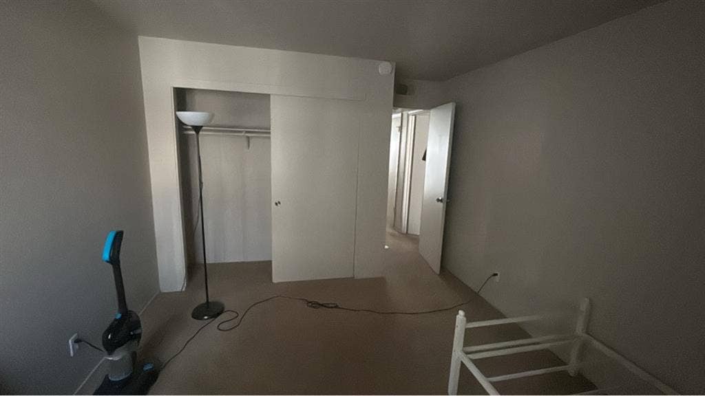 URGENT. LOOKING FOR HOUSEMATE
