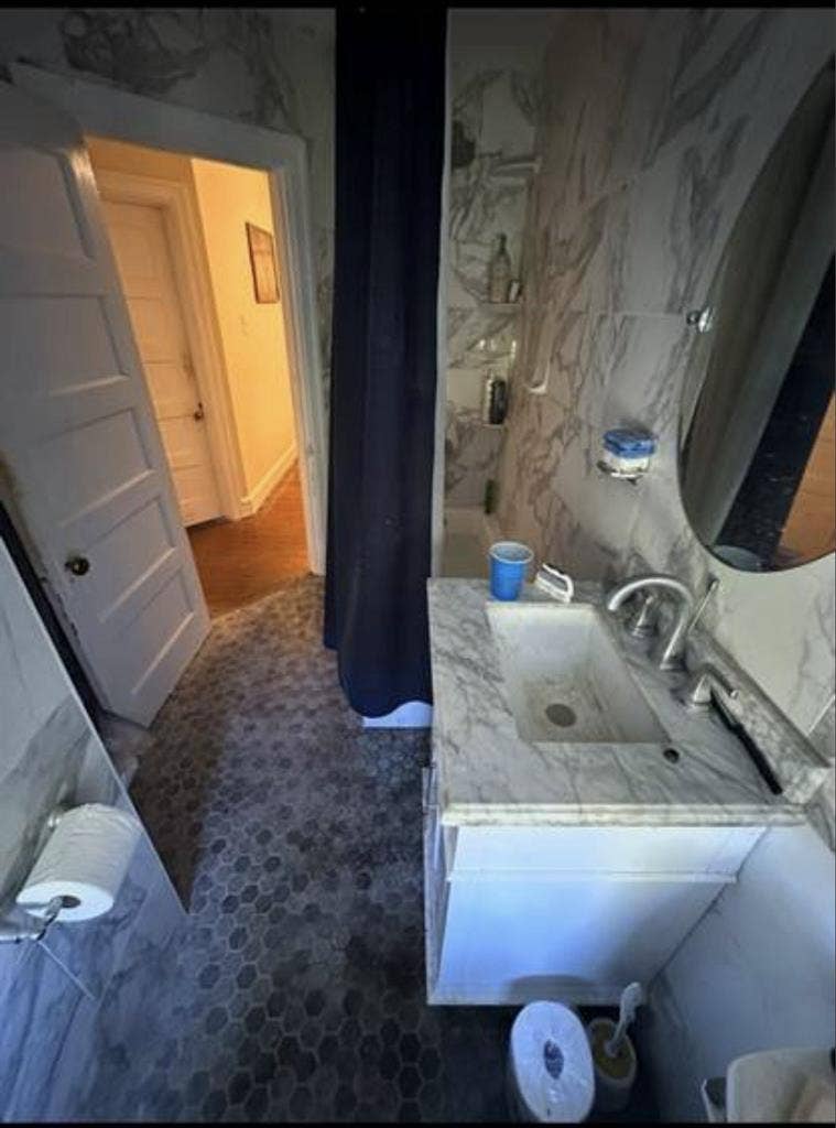 Private Ardmore Bedroom Walk 2 Town