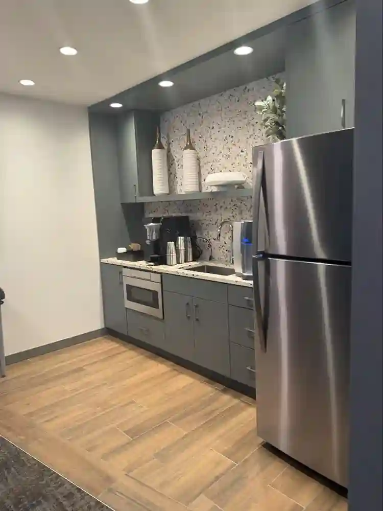 Beautiful fully furnish room