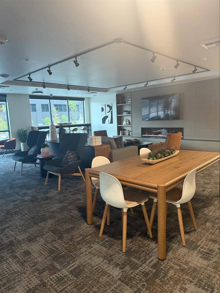 Beautiful fully furnish room