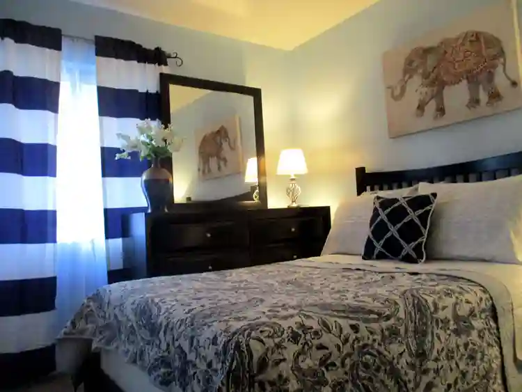 FURNISHED ROOM FOR RENT