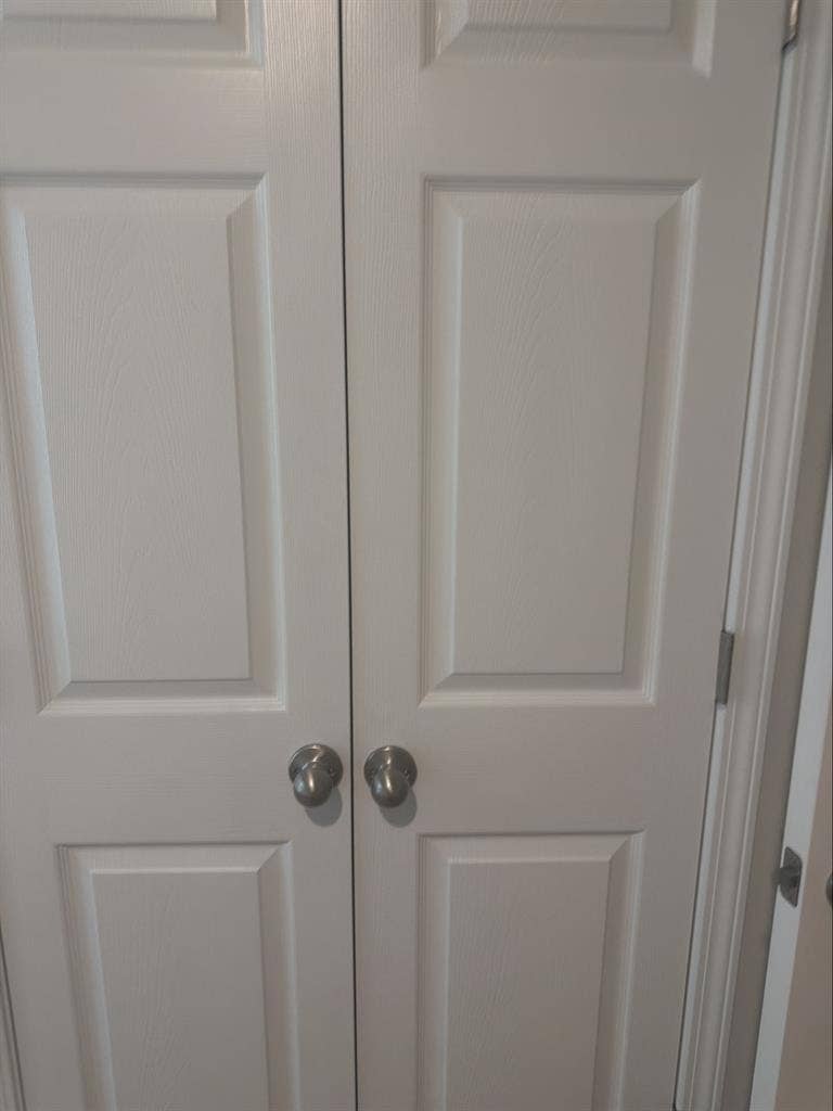 Room for rent ready now By Downtown
