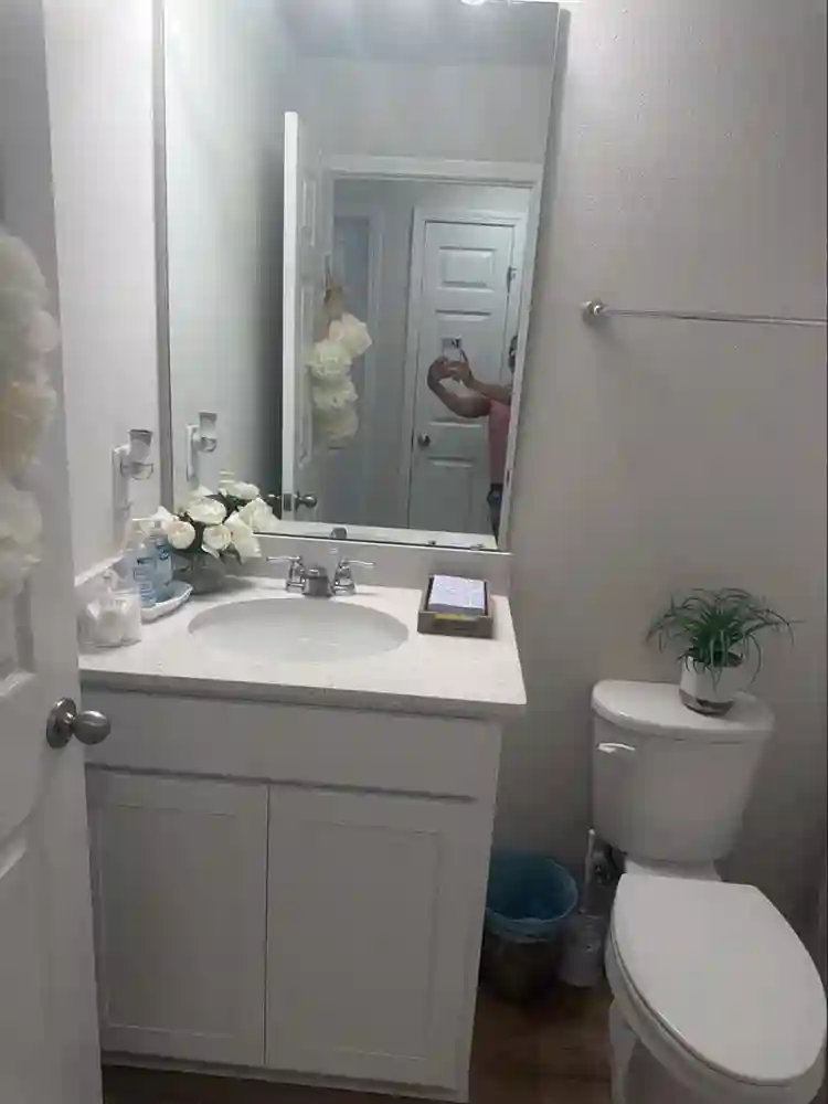 Room for rent ready now By Downtown